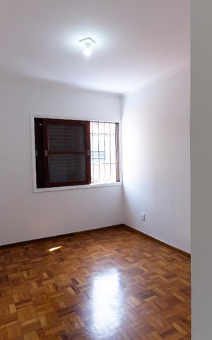 Casa à venda com 400m², 3 quartos e sem vaga Casa à venda com 400m², 3 quartos e sem vagaQuarto 1