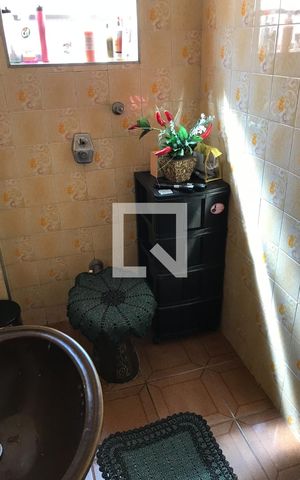 Casa à venda com 250m², 3 quartos e 2 vagas Casa à venda com 250m², 3 quartos e 2 vagasBanheiro 2