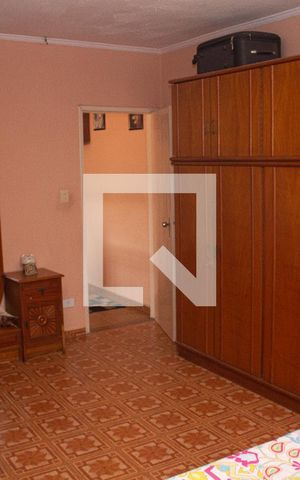 Casa à venda com 250m², 3 quartos e 2 vagas Casa à venda com 250m², 3 quartos e 2 vagasQuarto 1