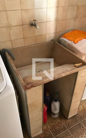 Casa à venda com 250m², 3 quartos e 2 vagas Casa à venda com 250m², 3 quartos e 2 vagasÁrea de Serviço