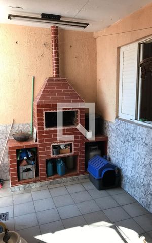 Casa à venda com 250m², 3 quartos e 2 vagas Casa à venda com 250m², 3 quartos e 2 vagasChurrasqueira