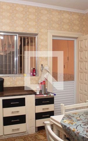 Casa à venda com 250m², 3 quartos e 2 vagas Casa à venda com 250m², 3 quartos e 2 vagasCozinha