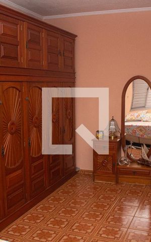 Casa à venda com 250m², 3 quartos e 2 vagas Casa à venda com 250m², 3 quartos e 2 vagasQuarto 1
