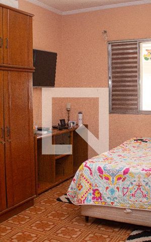 Casa à venda com 250m², 3 quartos e 2 vagas Casa à venda com 250m², 3 quartos e 2 vagasQuarto 1