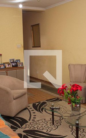 Casa à venda com 250m², 3 quartos e 2 vagas Casa à venda com 250m², 3 quartos e 2 vagasSala