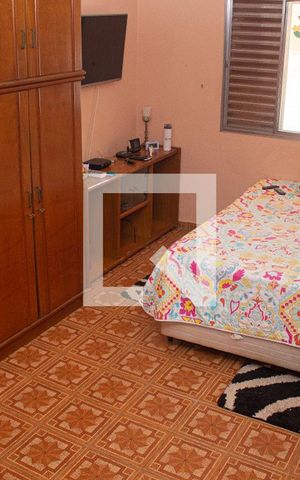 Casa à venda com 250m², 3 quartos e 2 vagas Casa à venda com 250m², 3 quartos e 2 vagasQuarto 1