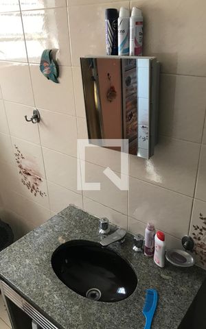 Casa à venda com 250m², 3 quartos e 2 vagas Casa à venda com 250m², 3 quartos e 2 vagasBanheiro da Suíte