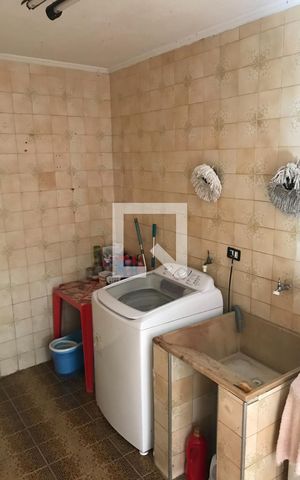 Casa à venda com 250m², 3 quartos e 2 vagas Casa à venda com 250m², 3 quartos e 2 vagasÁrea de Serviço
