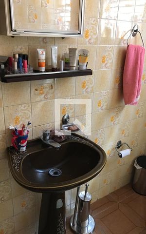 Casa à venda com 250m², 3 quartos e 2 vagas Casa à venda com 250m², 3 quartos e 2 vagasBanheiro 2