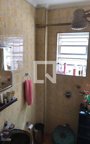 Casa à venda com 250m², 3 quartos e 2 vagas Casa à venda com 250m², 3 quartos e 2 vagasBanheiro 2