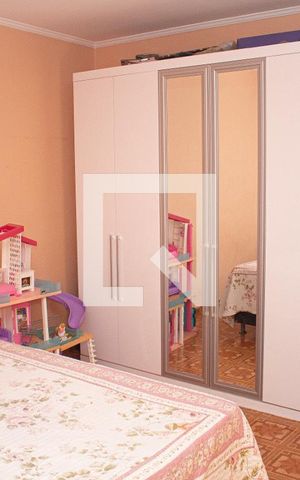 Casa à venda com 250m², 3 quartos e 2 vagas Casa à venda com 250m², 3 quartos e 2 vagasQuarto 3 - Suíte