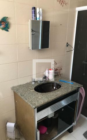 Casa à venda com 250m², 3 quartos e 2 vagas Casa à venda com 250m², 3 quartos e 2 vagasBanheiro da Suíte