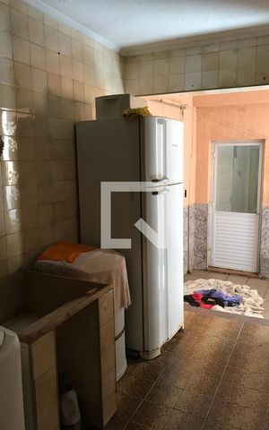 Casa à venda com 250m², 3 quartos e 2 vagas Casa à venda com 250m², 3 quartos e 2 vagasÁrea de Serviço