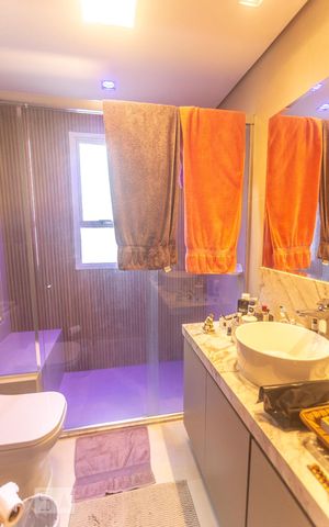 Apartamento à venda com 128m², 3 quartos e 3 vagasBanheiro suíte 1