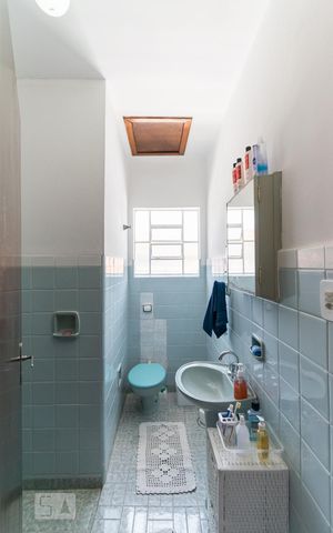 Casa à venda com 150m², 2 quartos e 2 vagas Casa à venda com 150m², 2 quartos e 2 vagasBanheiro Social