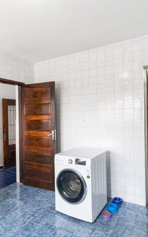 Casa à venda com 150m², 2 quartos e 2 vagas Casa à venda com 150m², 2 quartos e 2 vagasCozinha
