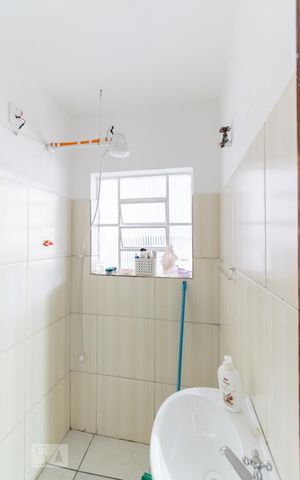 Casa à venda com 150m², 2 quartos e 2 vagas Casa à venda com 150m², 2 quartos e 2 vagasBanheiro Social da Edícula