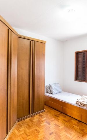 Casa à venda com 150m², 2 quartos e 2 vagas Casa à venda com 150m², 2 quartos e 2 vagasQuarto 1