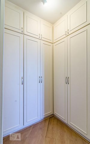 Apartamento à venda com 177m², 4 quartos e 3 vagas Apartamento à venda com 177m², 4 quartos e 3 vagasCloset da suíte 1