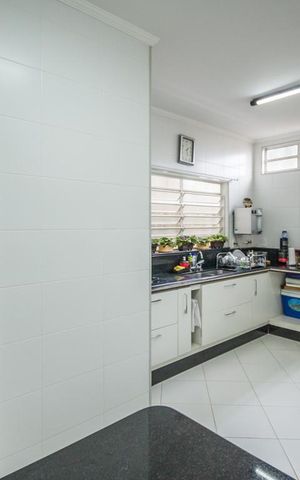 Casa à venda com 480m², 4 quartos e 9 vagasCozinha