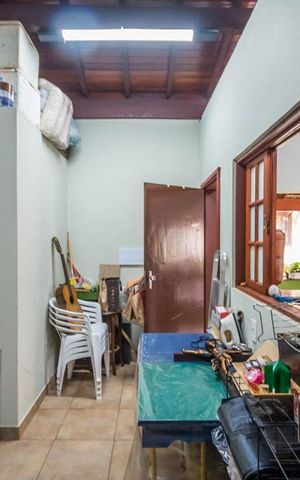 Casa à venda com 480m², 4 quartos e 9 vagasQuarto de Serviço