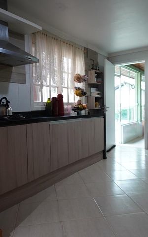 Casa à venda com 388m², 3 quartos e 3 vagasCozinha