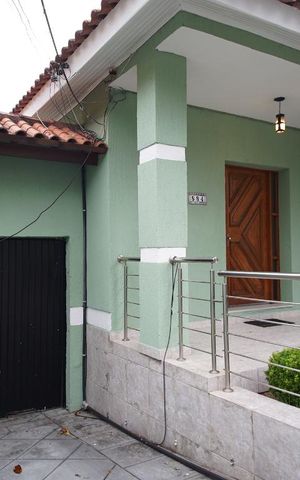 Casa à venda com 388m², 3 quartos e 3 vagasFachada