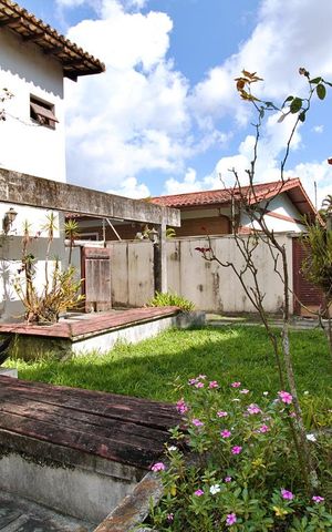 Casa à venda com 390m², 4 quartos e 5 vagas Casa à venda com 390m², 4 quartos e 5 vagasÁrea Externa