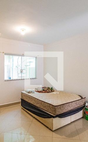 Casa para alugar com 100m², 2 quartos e 1 vaga Casa para alugar com 100m², 2 quartos e 1 vagaSala