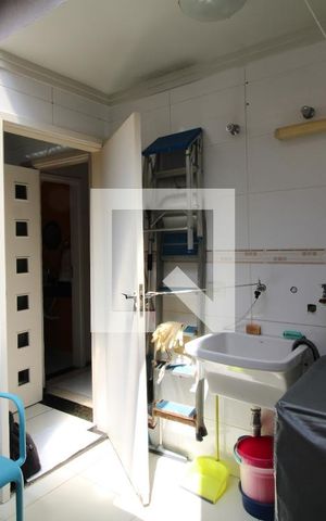 Casa de condomínio à venda com 84m², 3 quartos e 2 vagasLavanderia