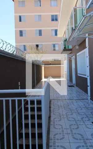 Casa de condomínio à venda com 84m², 3 quartos e 2 vagasQuintal
