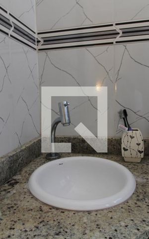 Casa de condomínio à venda com 84m², 3 quartos e 2 vagasPia banheiro comum