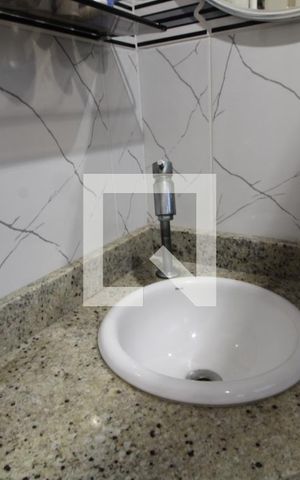 Casa de condomínio à venda com 84m², 3 quartos e 2 vagasPia banheiro da suíte