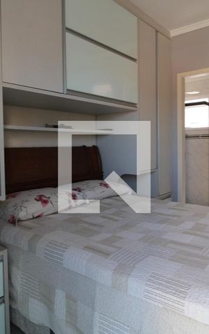 Casa de condomínio à venda com 84m², 3 quartos e 2 vagasSuíte