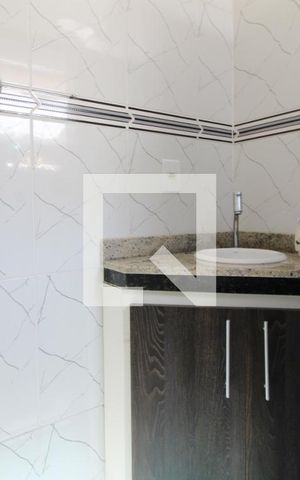 Casa de condomínio à venda com 84m², 3 quartos e 2 vagasBanheiro comum