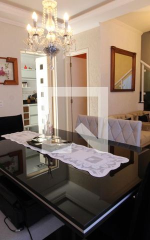 Casa de condomínio à venda com 84m², 3 quartos e 2 vagasSala