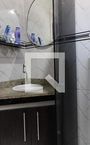 Casa de condomínio à venda com 84m², 3 quartos e 2 vagasBanheiro da suíte