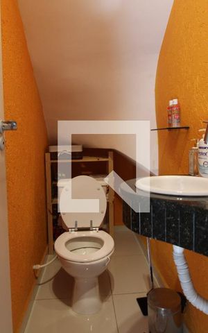 Casa de condomínio à venda com 84m², 3 quartos e 2 vagasLavabo
