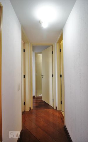 Apartamento à venda com 65m², 2 quartos e 2 vagasCorredor