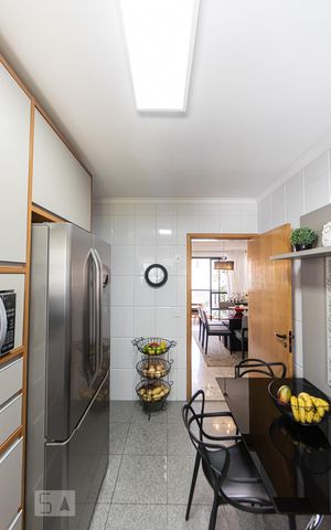 Apartamento à venda com 127m², 3 quartos e 3 vagas Apartamento à venda com 127m², 3 quartos e 3 vagasCozinha