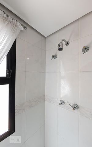 Apartamento para alugar com 127m², 3 quartos e 3 vagas Apartamento para alugar com 127m², 3 quartos e 3 vagasBanheiro Social