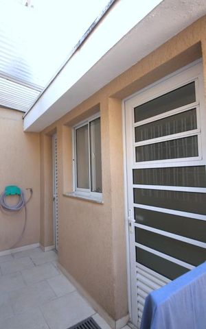 Casa à venda com 230m², 3 quartos e 4 vagasÁrea de Serviço