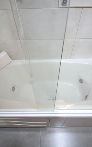Casa à venda com 230m², 3 quartos e 4 vagasBanheiro