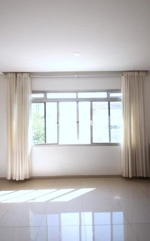 Casa à venda com 230m², 3 quartos e 4 vagasSala