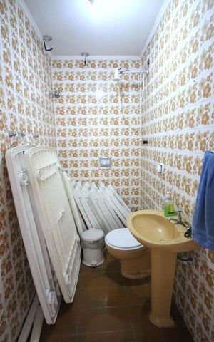 Casa à venda com 230m², 3 quartos e 4 vagasBanheiro