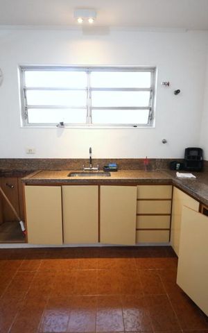 Casa à venda com 230m², 3 quartos e 4 vagasCozinha 