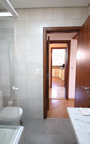 Casa à venda com 230m², 3 quartos e 4 vagasBanheiro