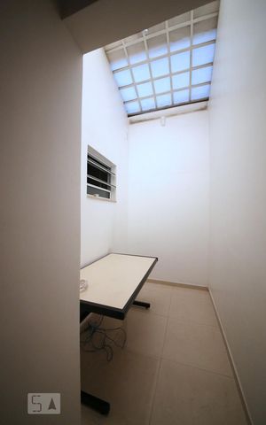 Casa à venda com 230m², 3 quartos e 4 vagasEscritório