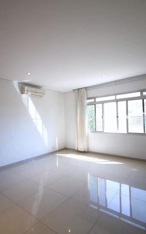 Casa à venda com 230m², 3 quartos e 4 vagasSala