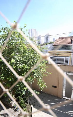 Casa à venda com 230m², 3 quartos e 4 vagasVista 1